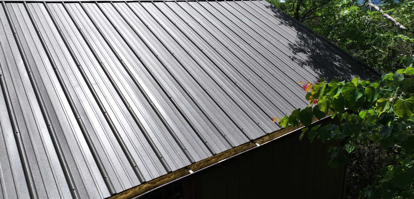 8 Benefits of a Metal Roof for Homeowners in Tennessee